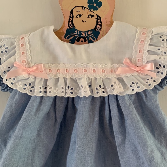 Vintage Just Peachy blue chambray dress with large white collar with eyelet lace - Picture 2 of 7